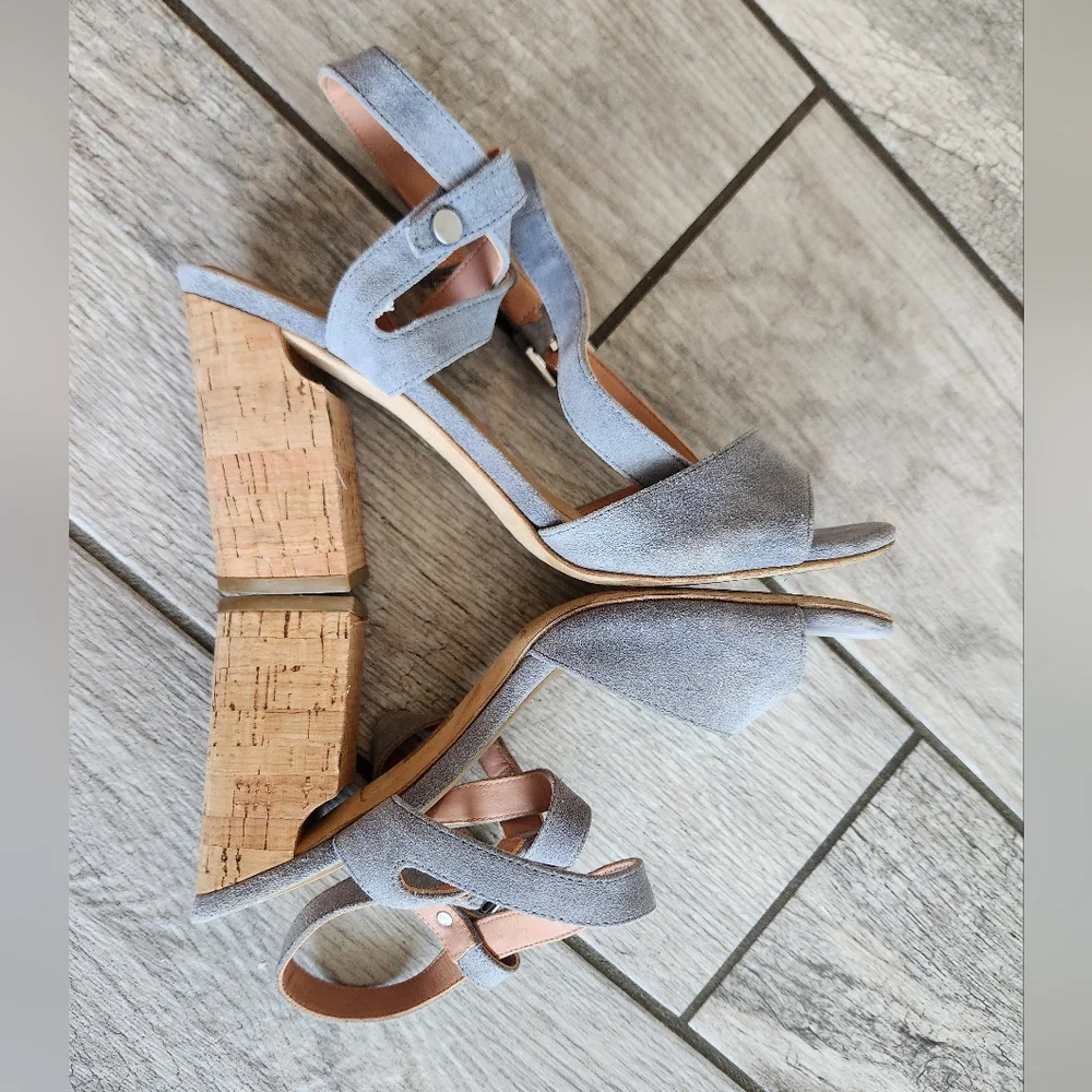 Sigerson Morrison Strappy‎ Sandals Sz 8 Cork Block Heels Padded insole Open Toe